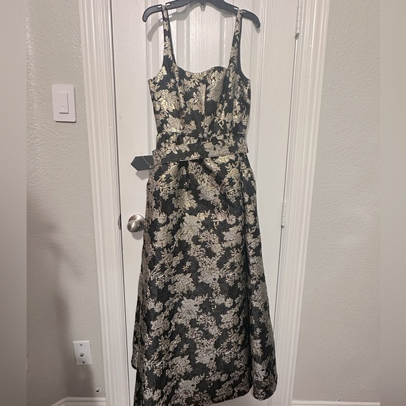 NWT Antonio Melani Morgan
Sleeveless Square Neck Jacquard
A-Line Midi Dress - Picture 14 of 14